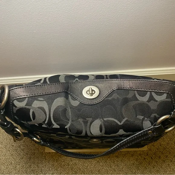 Coach Shoulder Bag - Picture 5 of 14